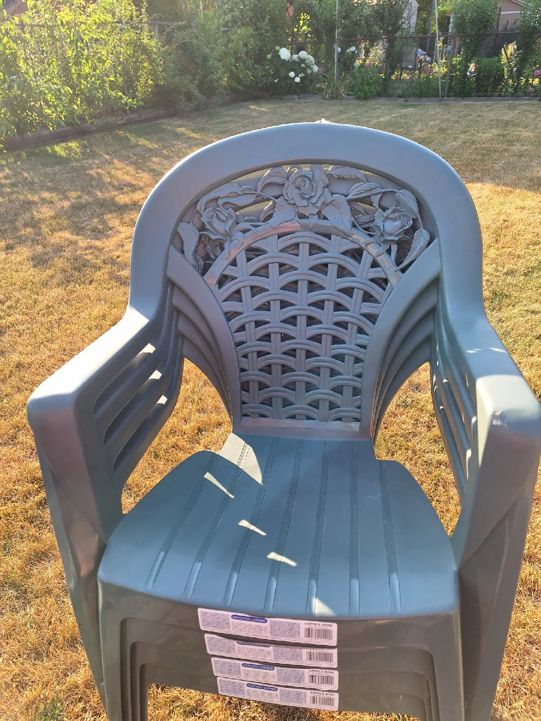 Four High-Back Resin Outdoor Chairs image indicator(2)