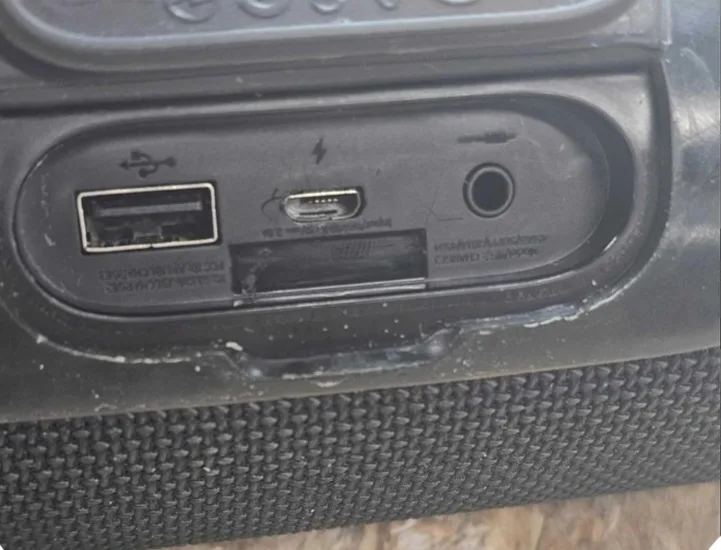 JBL Charge 3 Bluetooth Speaker - Black image indicator(5)