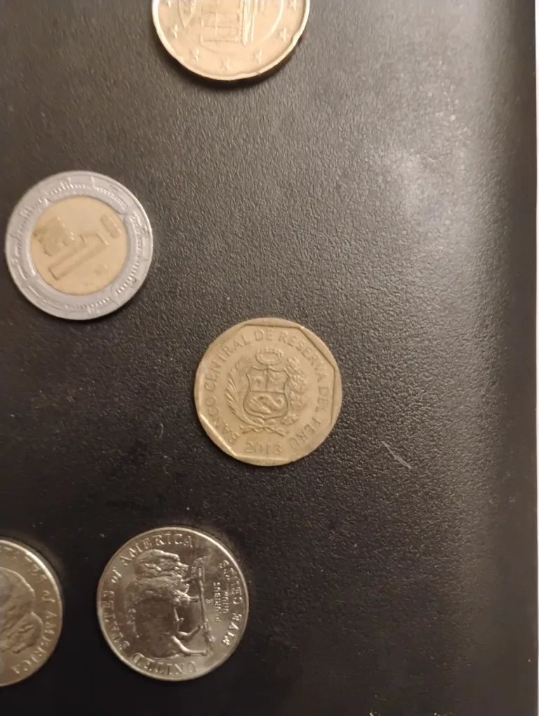 collection of coins /eight different coins image indicator(4)