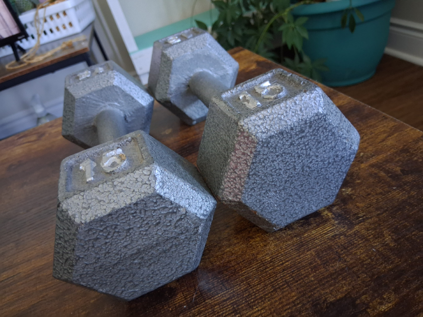 moving sale! Pair of 15 lb Dumbbells - photo 2