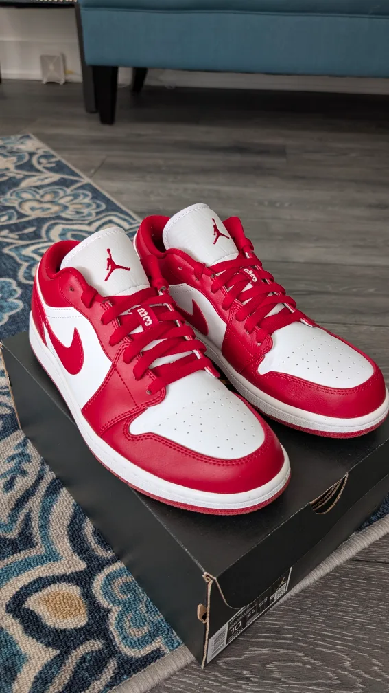 Air Jordan 1 Low image indicator(3)