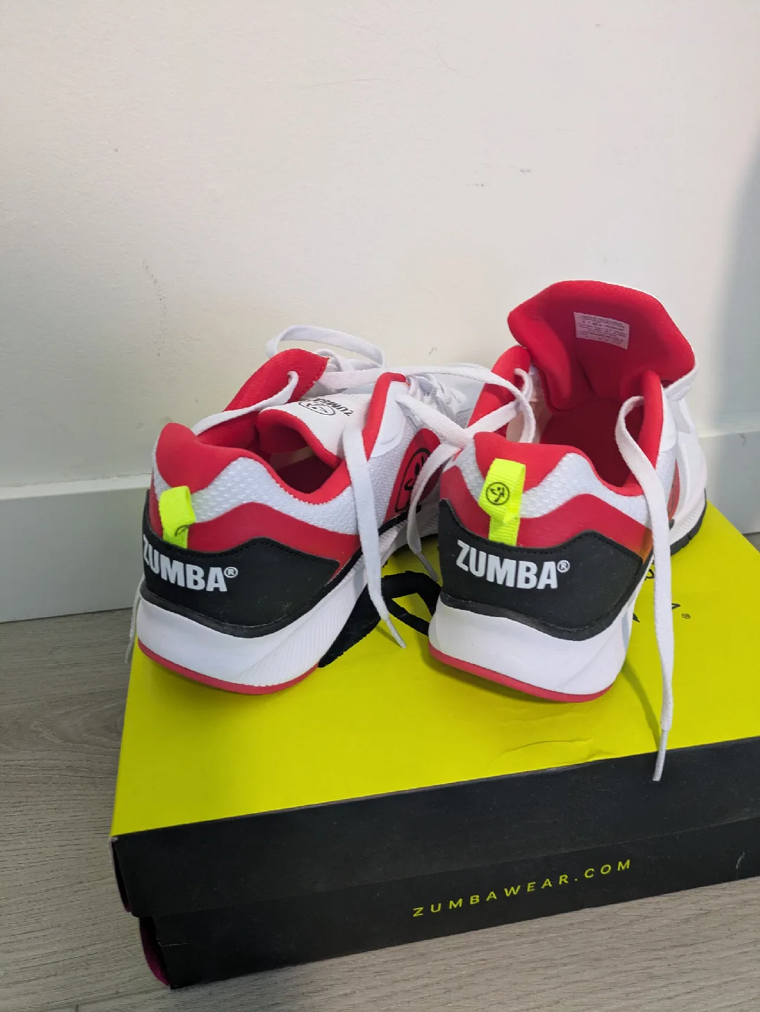 Zumba Train 2.0 White Sneakers - Women's US 9 image indicator(2)