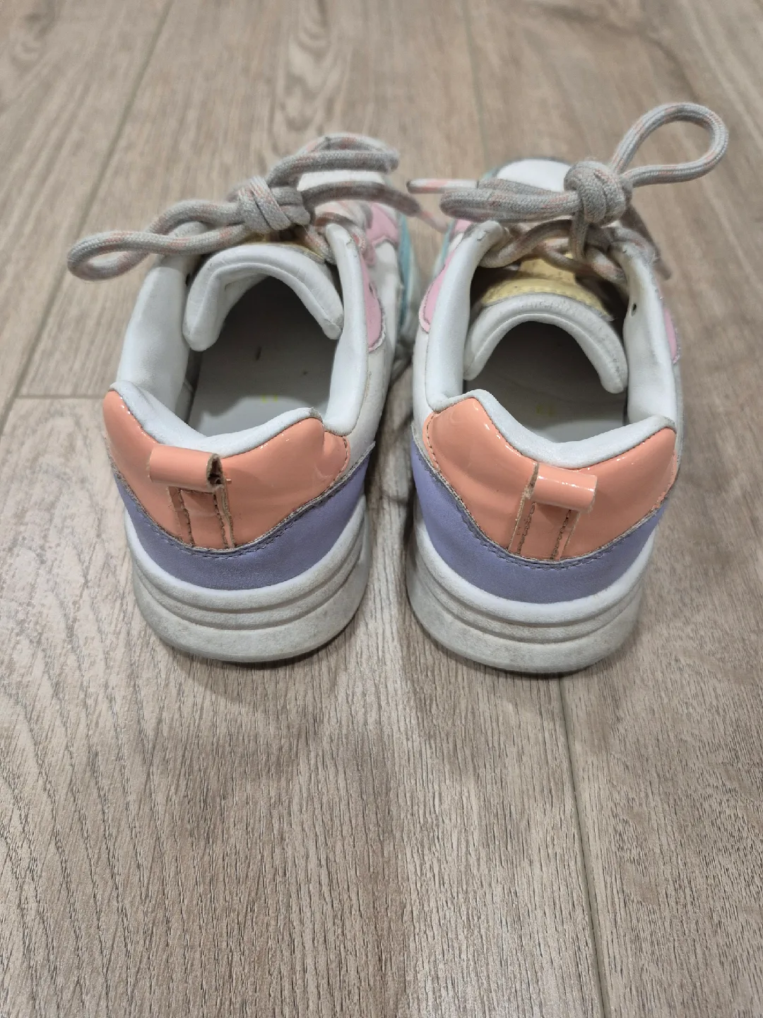 Joe Fresh Girls' Sneakers - Size 13 image indicator(2)