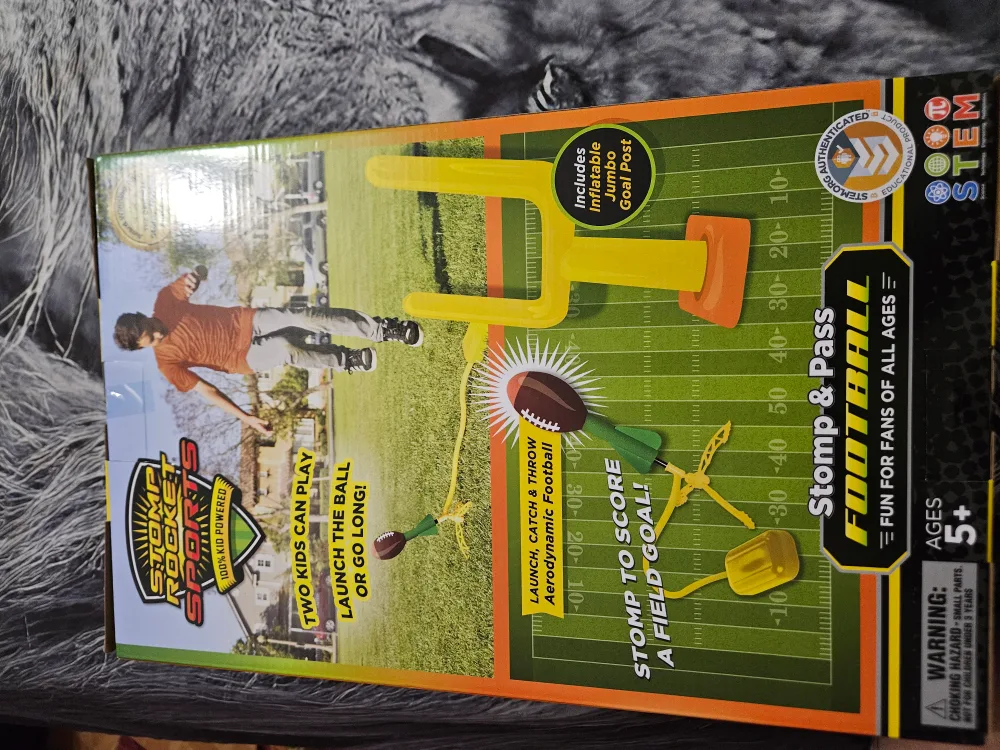 Stomp Rocket Sports Stomp & Pass Football - New. 🥕 image indicator(2)