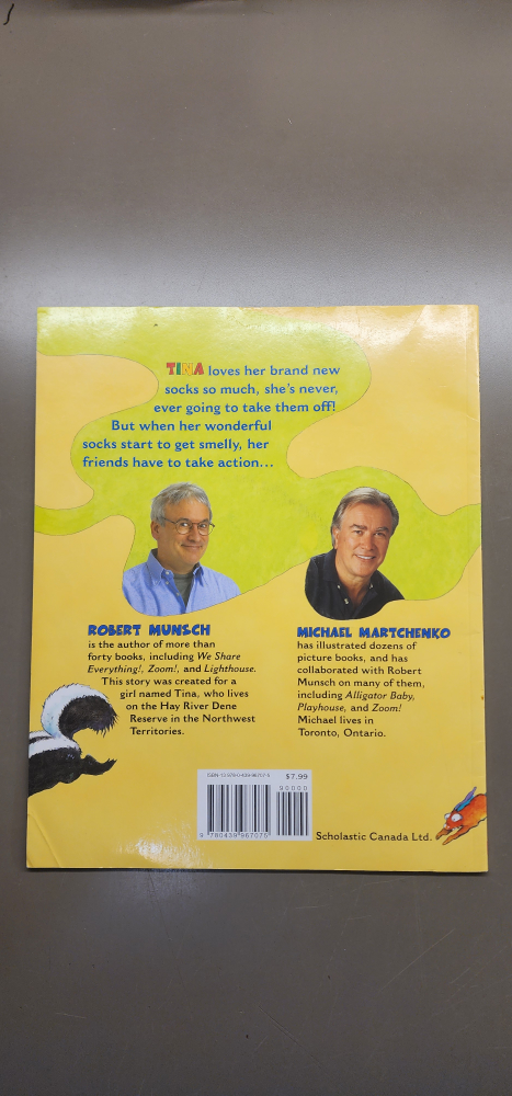 Smelly Socks by Robert Munsch - photo 2
