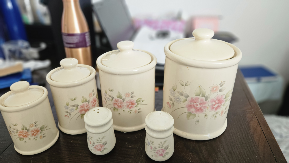 Assorted Ceramic Bowls & Tea Pot