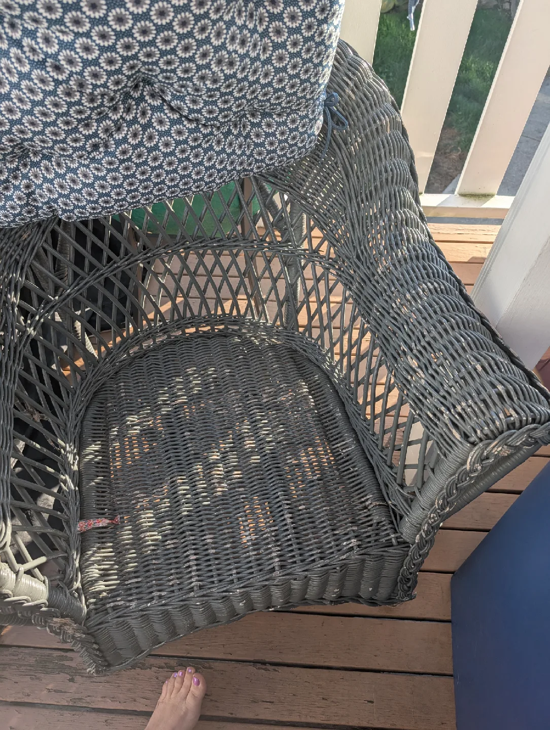 Wicker Patio Chair with Cushion image indicator(2)