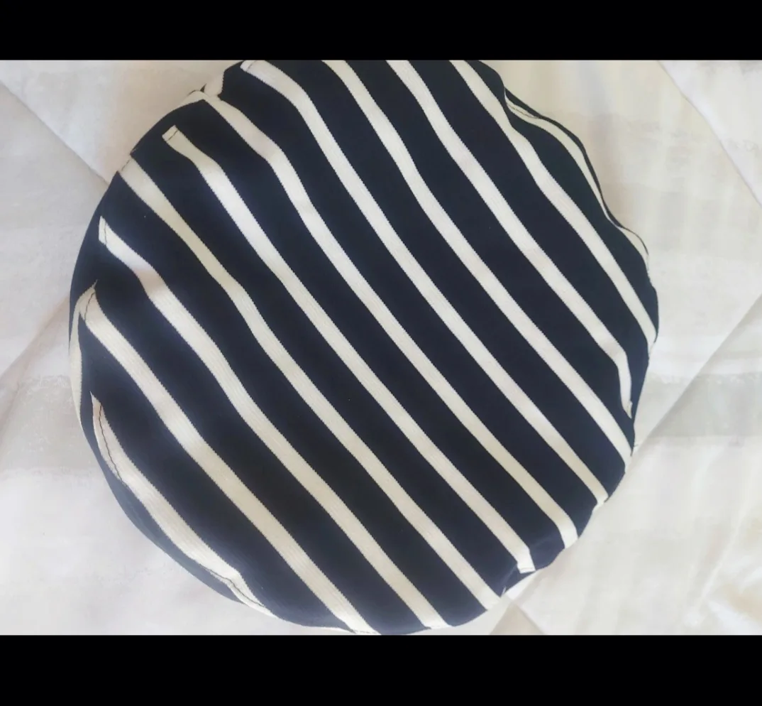 Striped Beret Hat Brand New image indicator(4)