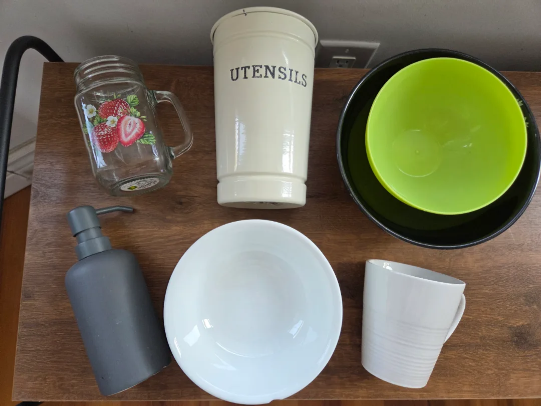 Kitchenware Bundle: Bowls, Mug, Utensil Holder, and More! thumbnail