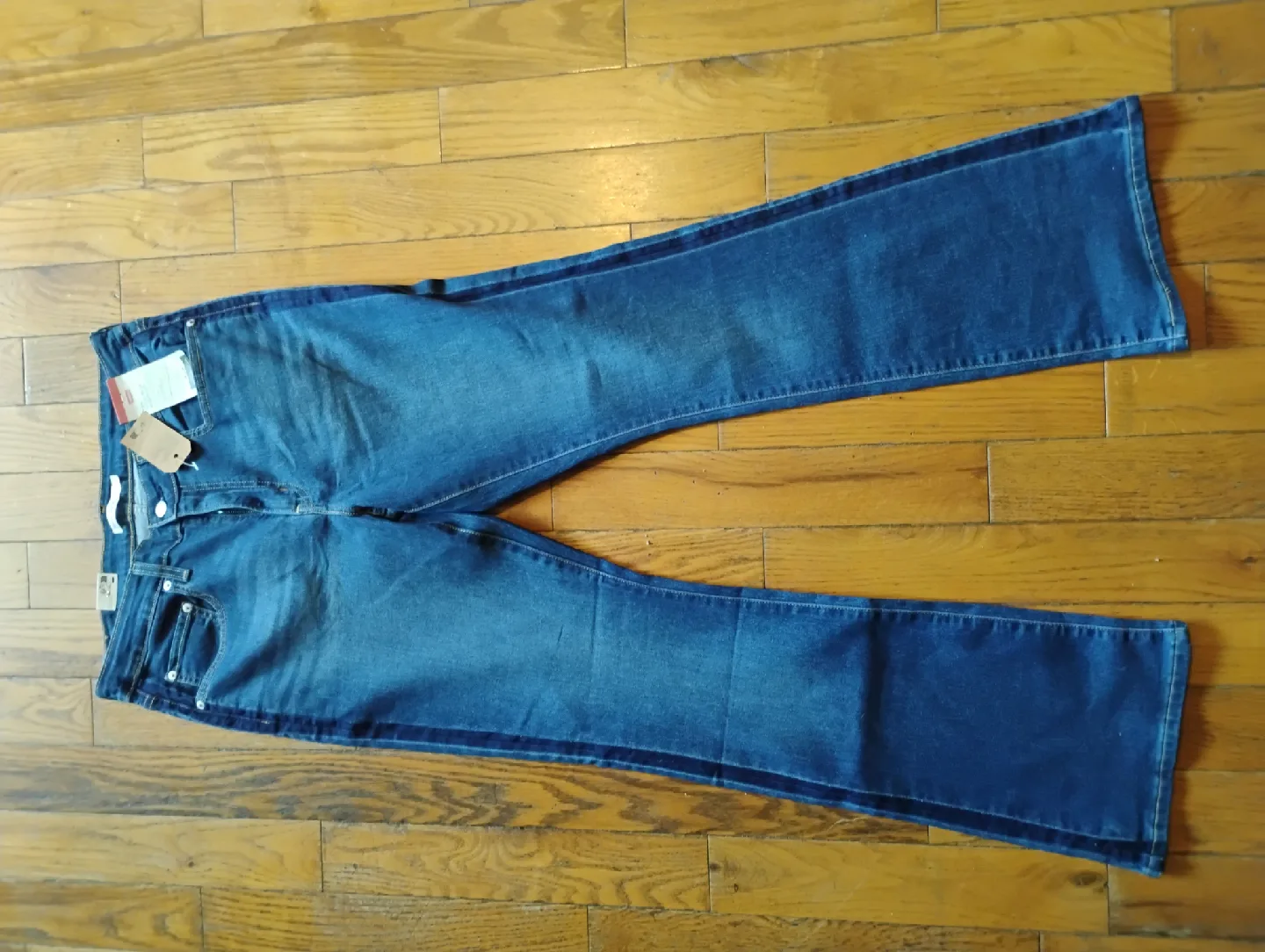 Levi's 725 High-Rise Bootcut Jeans - Size 32