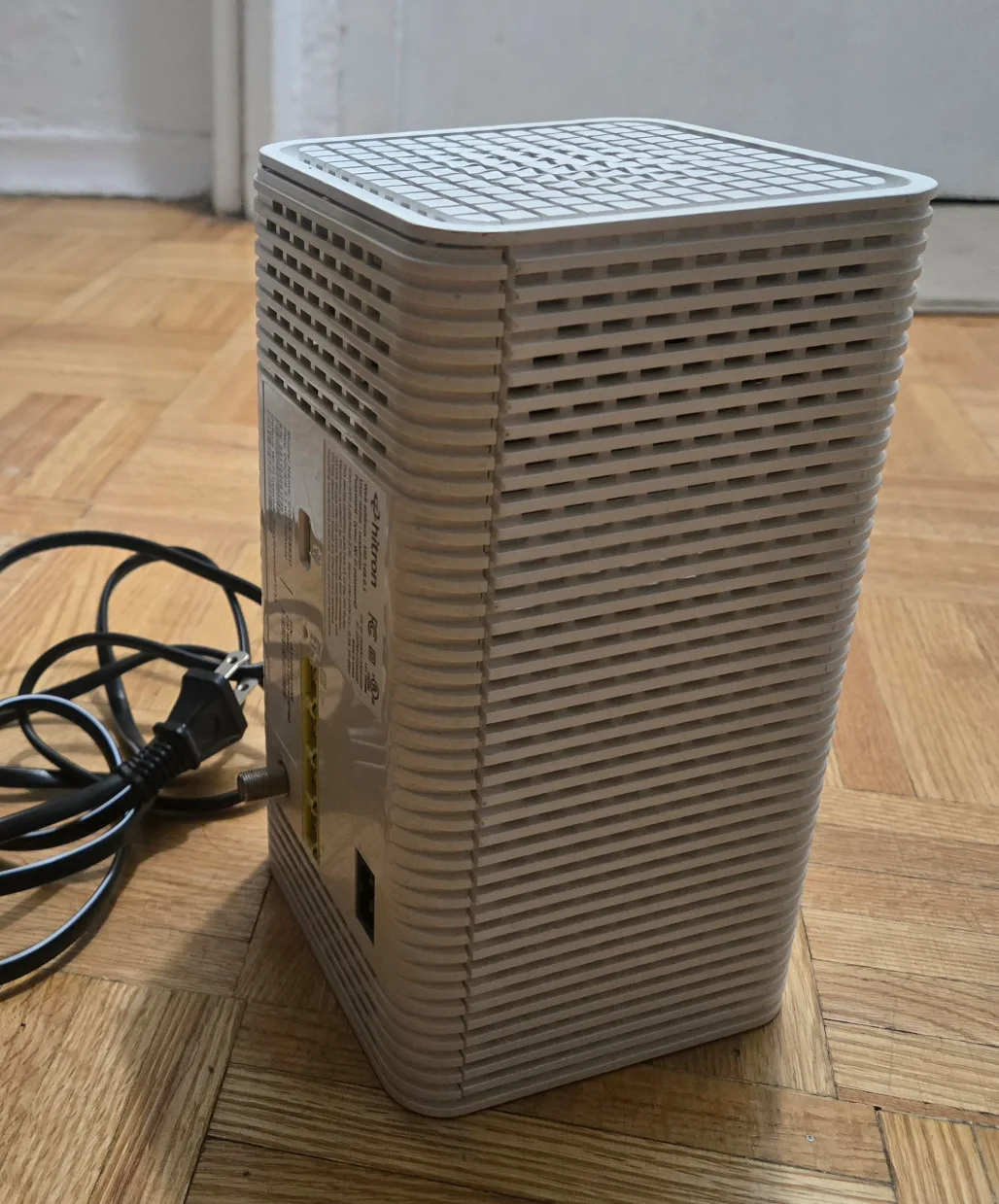 Hitron CODA-4582U DOCSIS 3.1 WiFi Gateway thumbnail