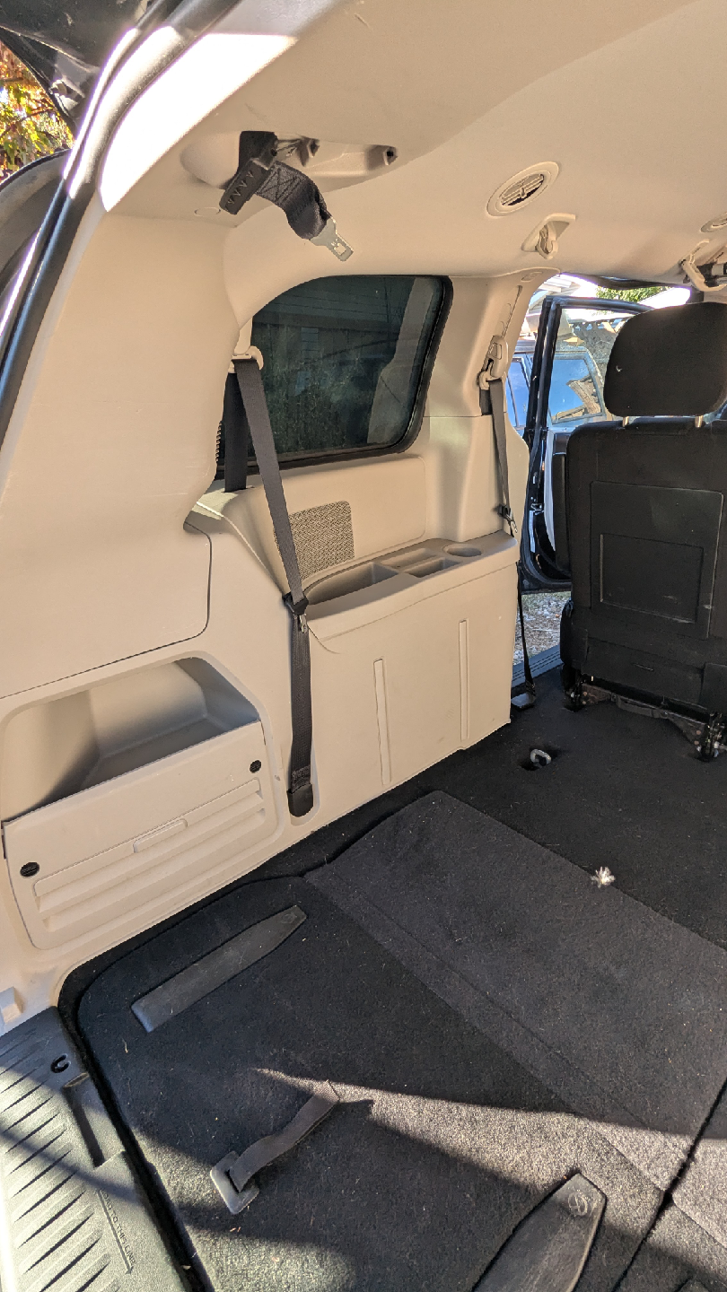 Dodge Grand Caravan - photo 2