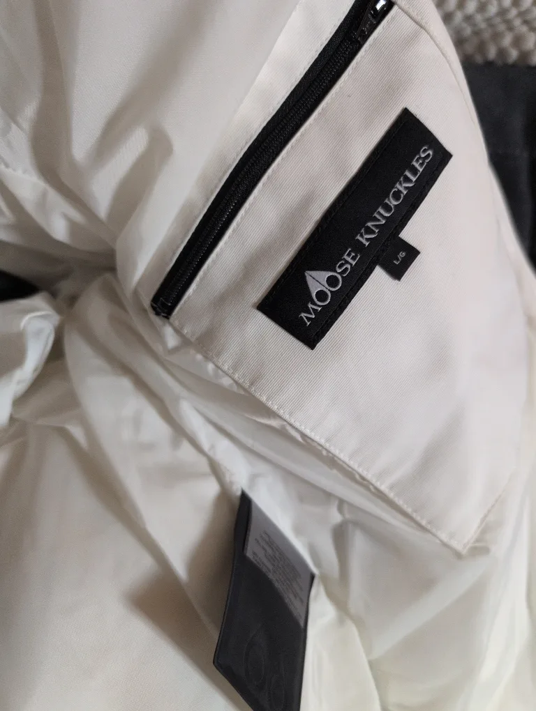 Moose Knuckles Down Filled White Jacket (L) image indicator(5)