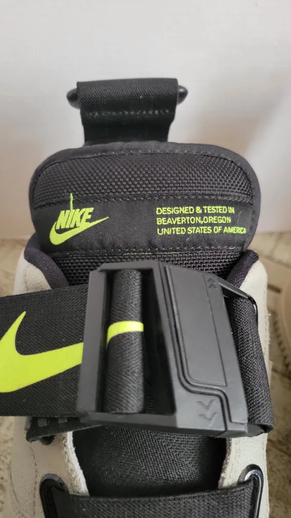 Nike Air Force 1 High Utility 2.0 Shoes image indicator(4)