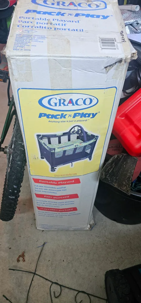 Graco Pack 'n Play Portable Playard thumbnail