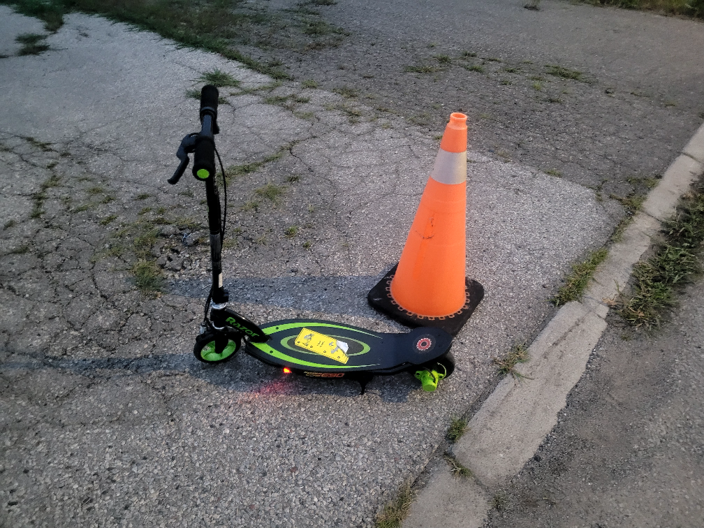 Razor Electric Scooter - Black and Green - photo 3