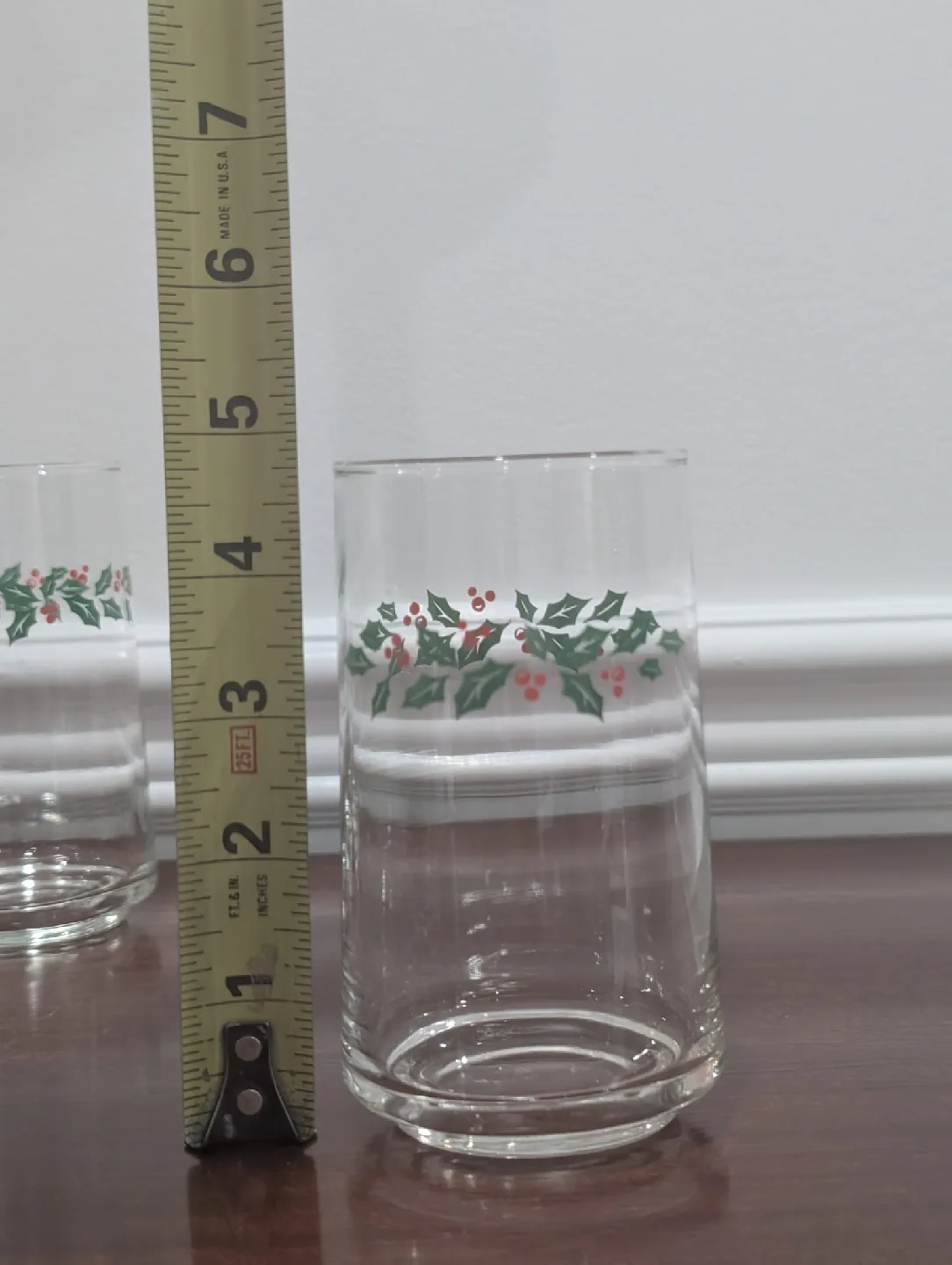 14 Vintage Holly Berry Christmas Glasses image indicator(4)