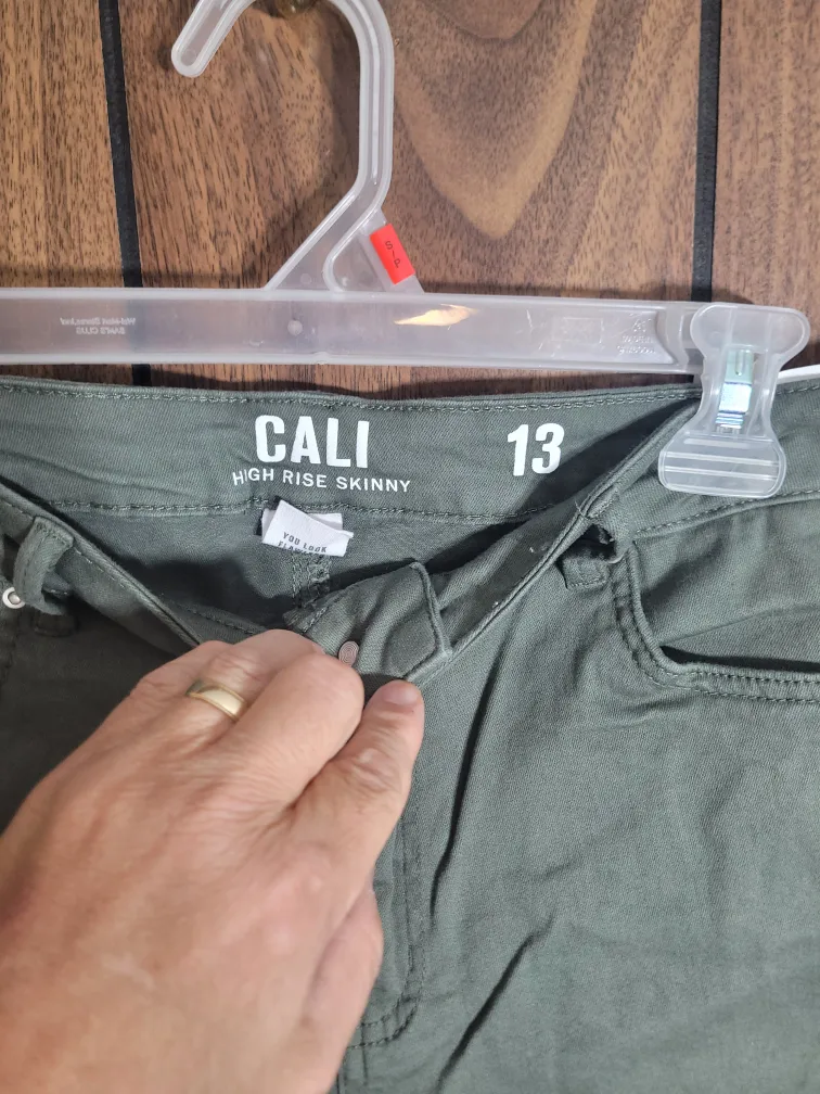 Cali High Rise Skinny Jeans - Size 13 image indicator(3)