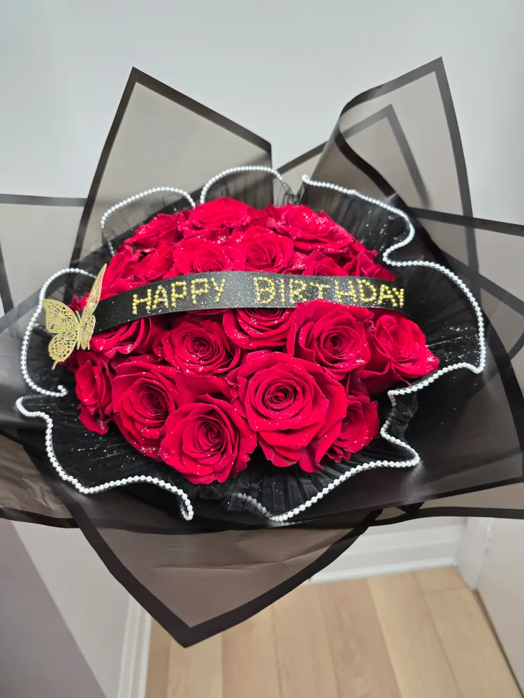 Big Red Roses Bouquet image indicator(3)