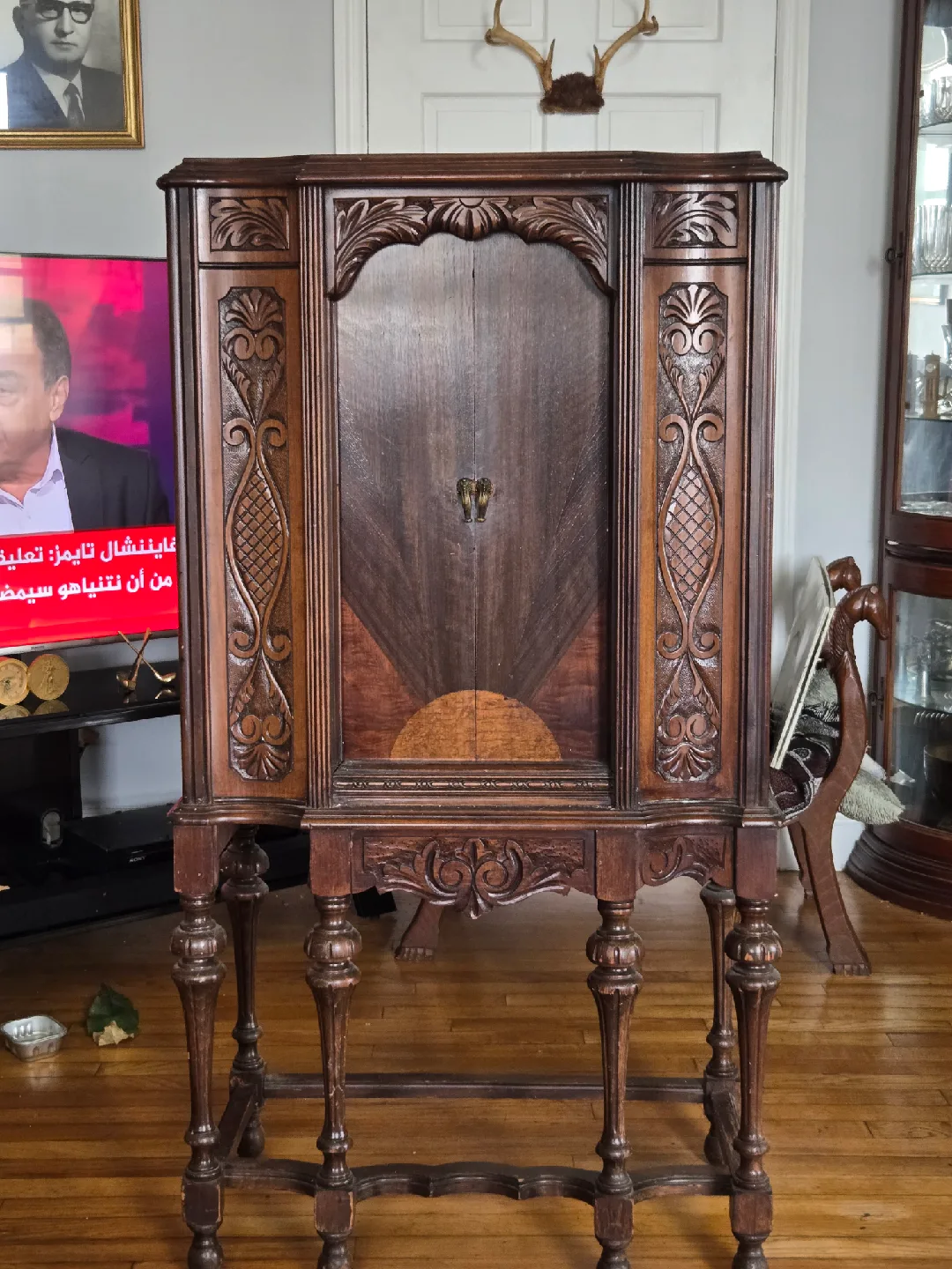 Antique Wooden Cabinet good condition image indicator(2)