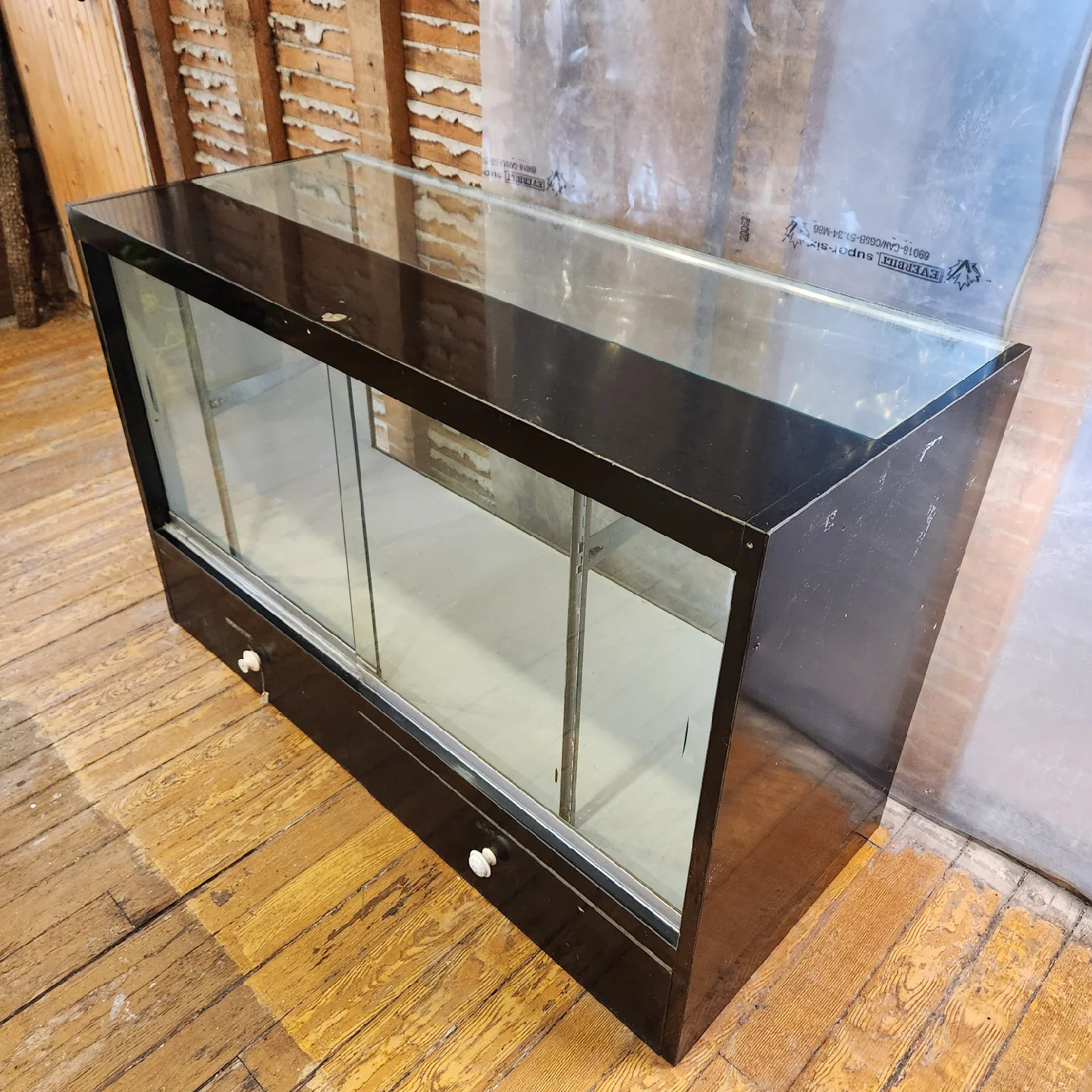 🥕FREE Display Cabinet - LOCATION in description image indicator(5)