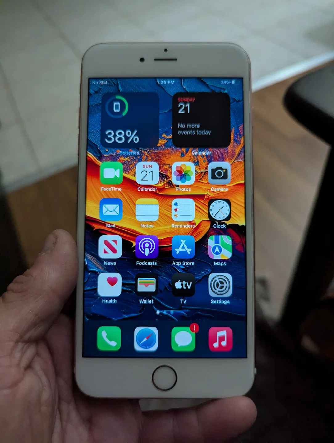 iphone 6s plus 32g good condition thumbnail