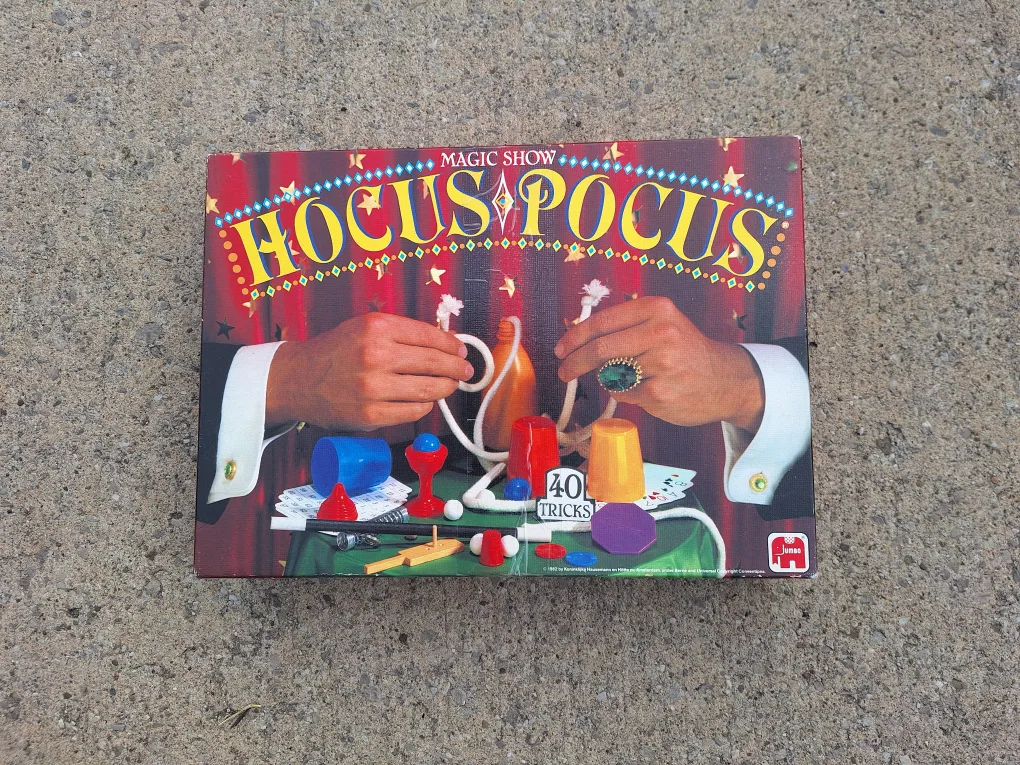 Hocus Pocus Magic Show 40 Tricks (Kit Cat Club rescue) thumbnail