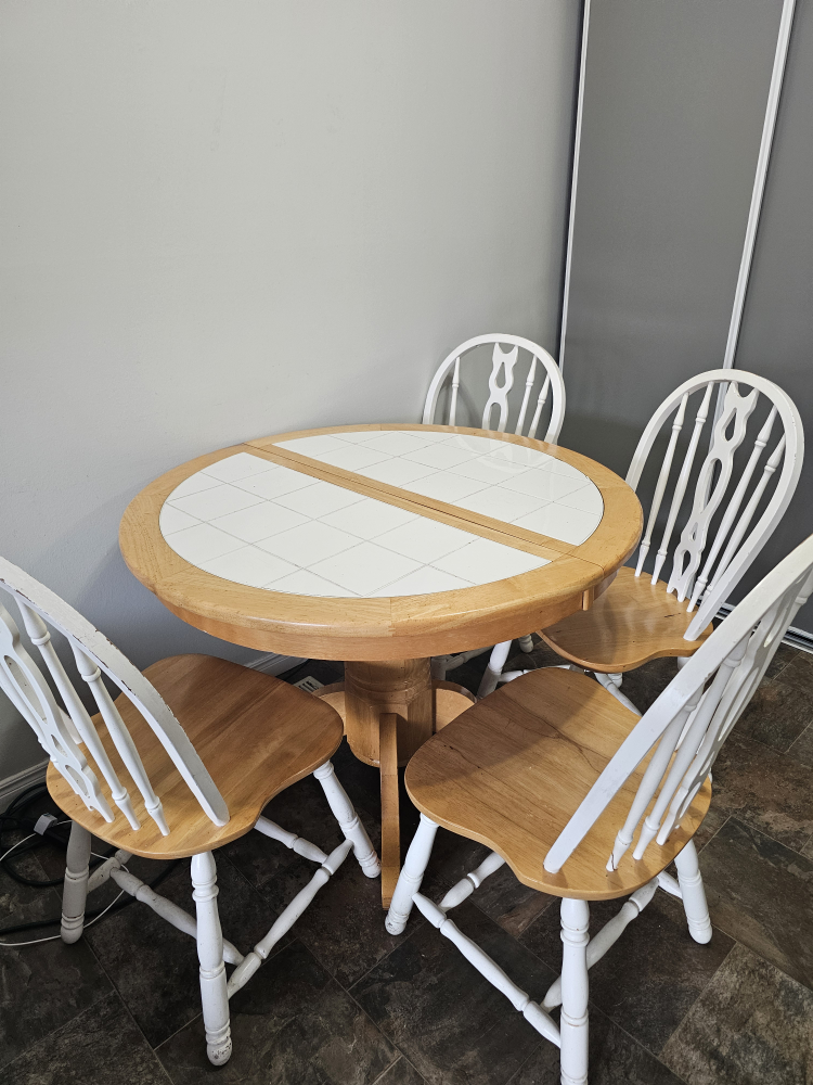 Round Wooden Dining Table with 4 Chairs pick up only