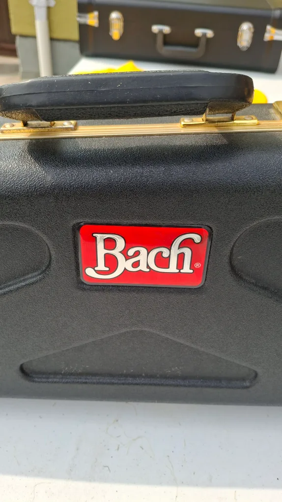 Bach Trombone with Case image indicator(2)