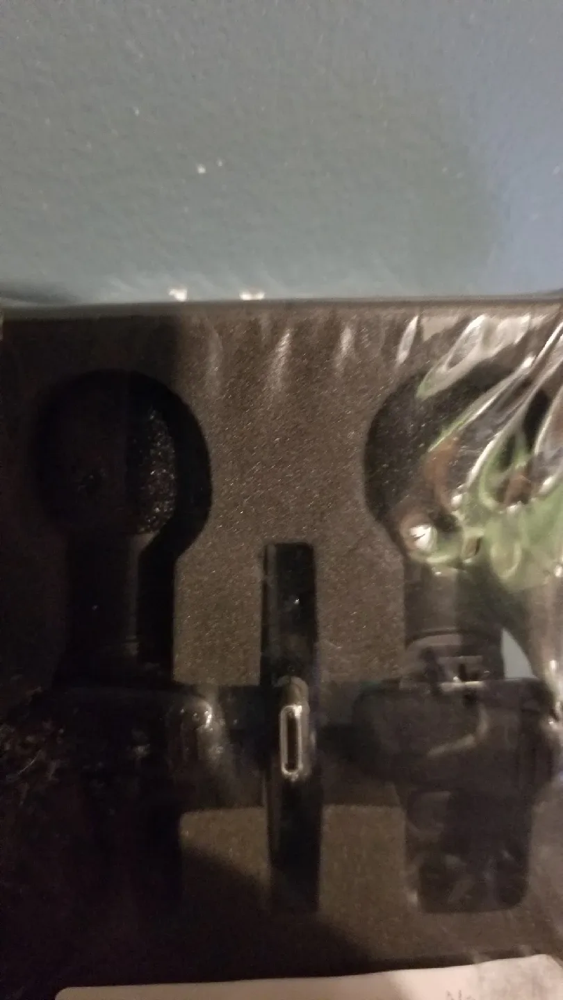 Wireless Lavalier Microphone System thumbnail