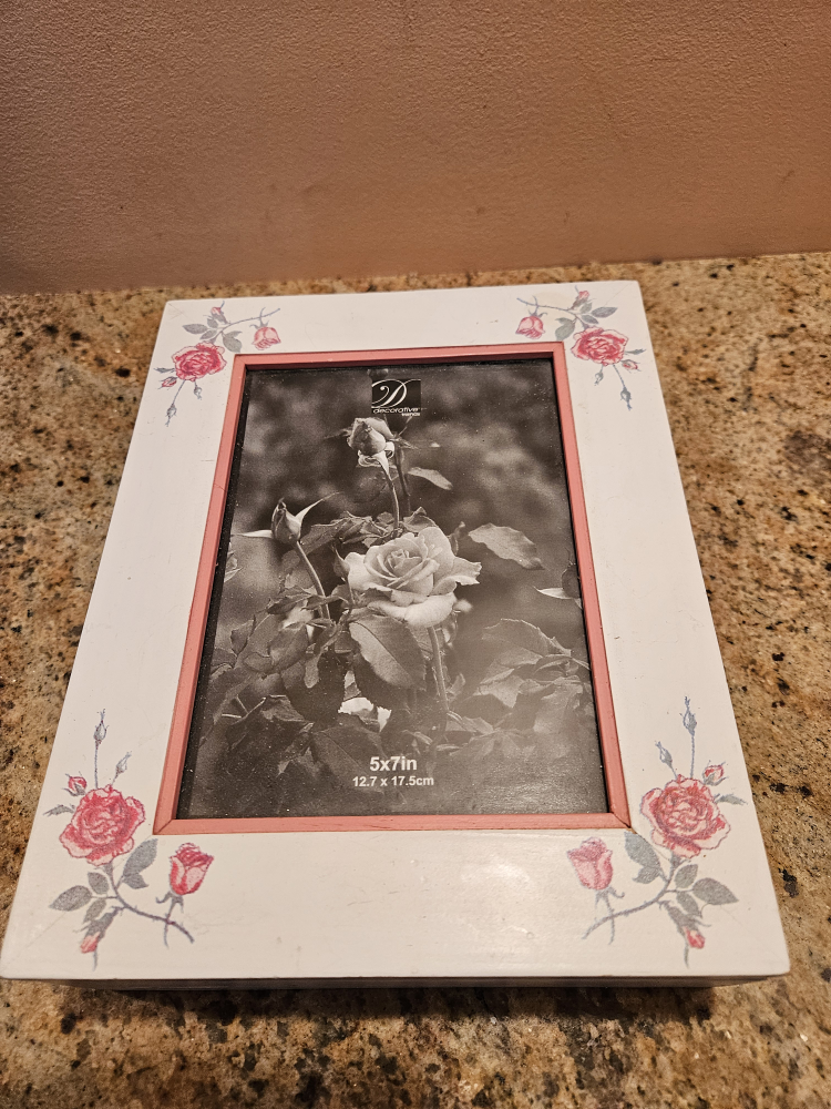 Decorative Shadowbox & Picture Frames - photo 3
