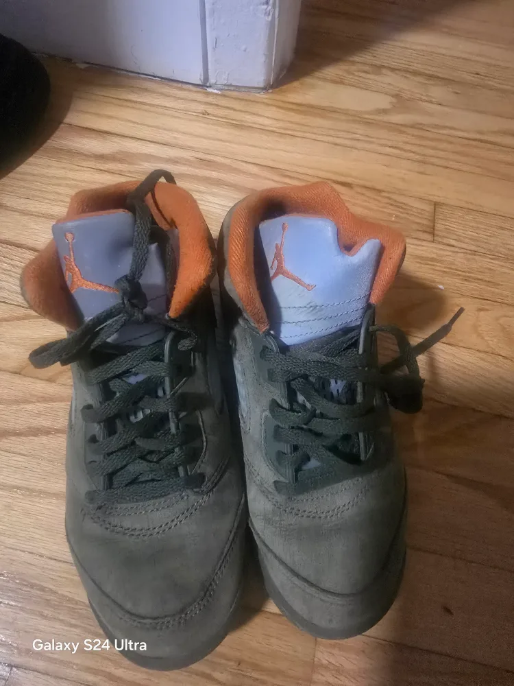 Jordan 5 Retro Olive Green image indicator(2)