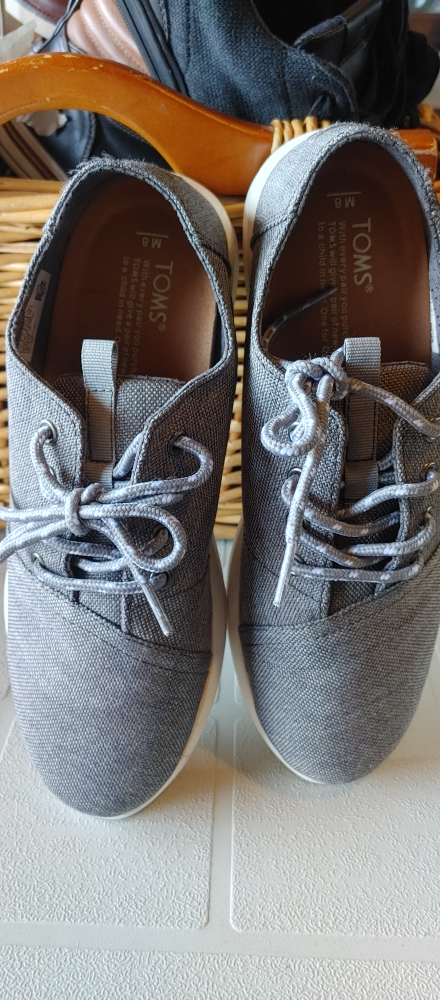 TOMS Men's Grey Sneakers Size 8