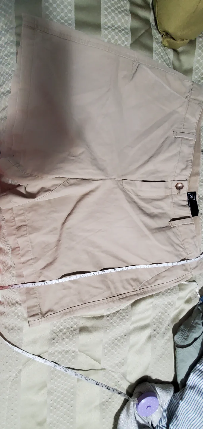 GAP Khaki Shorts Size 14 image indicator(3)