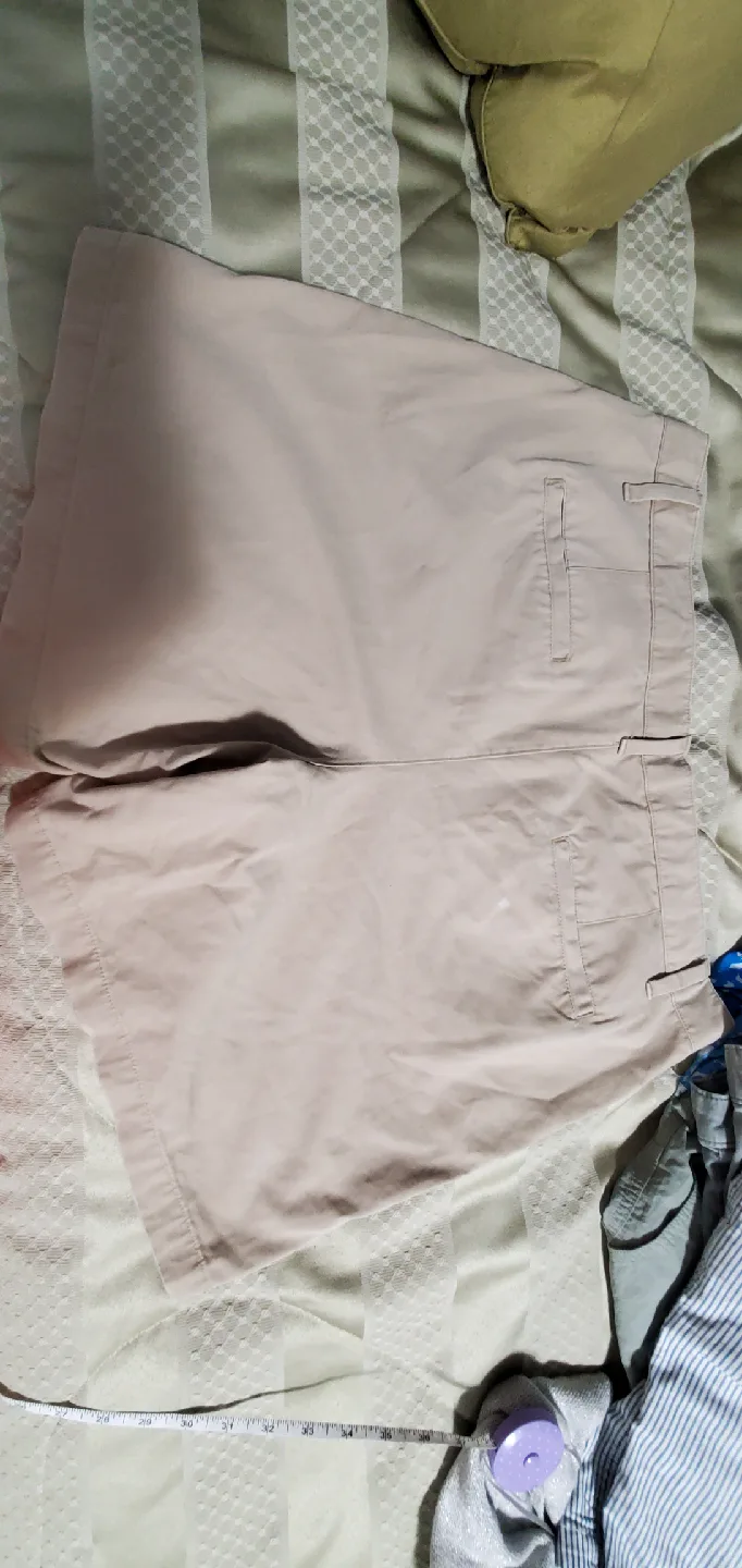 GAP Khaki Shorts Size 14 image indicator(4)