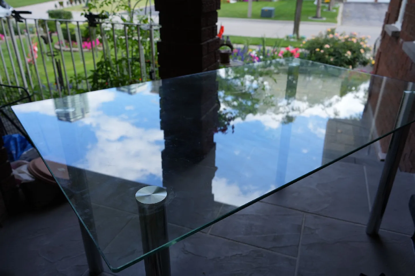 Glass Top Table with Chrome Legs image indicator(2)