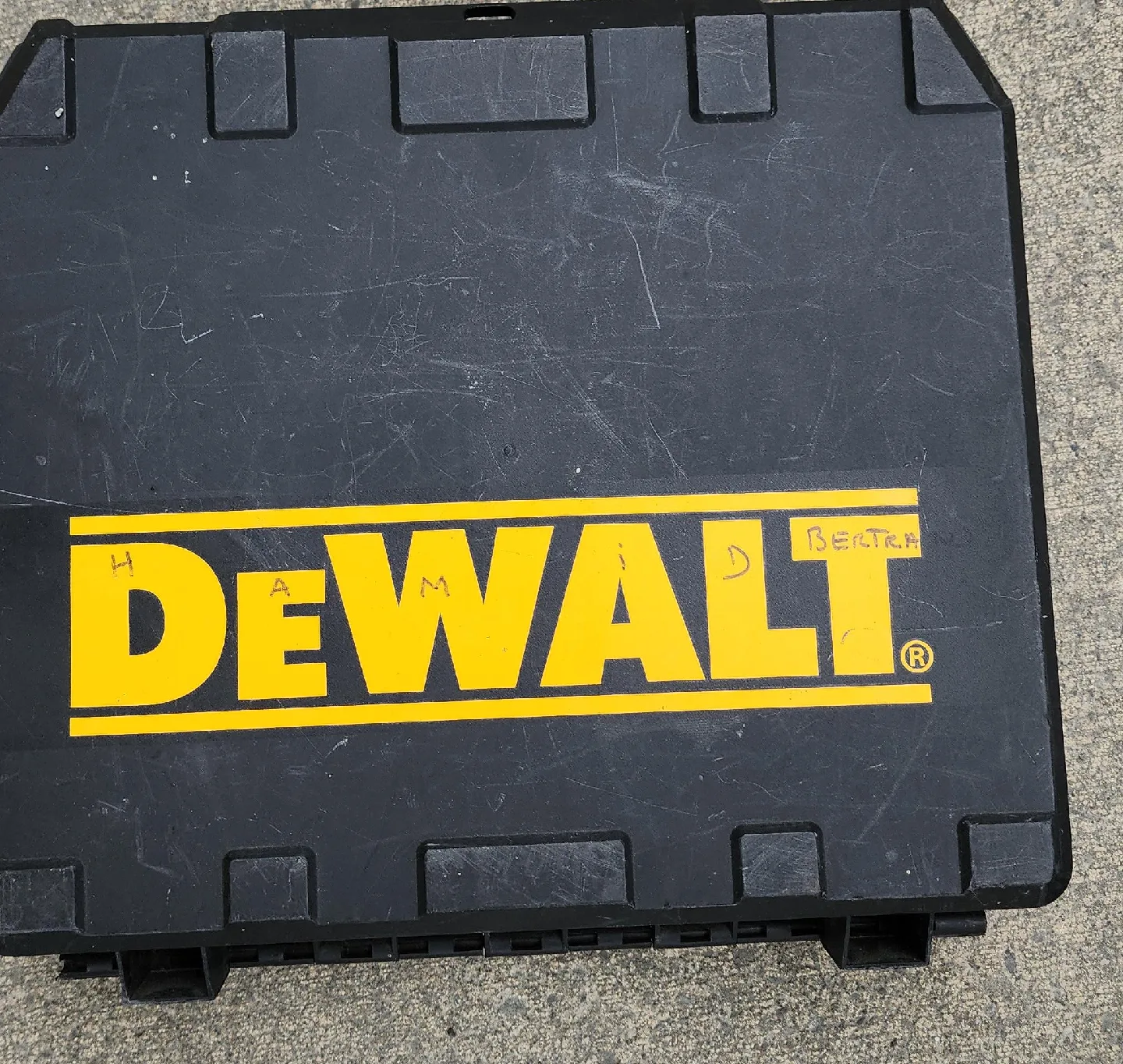 DeWalt 18V Cordless Drill with Case thumbnail