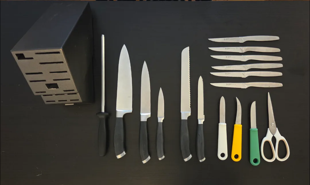 Henckels Knife Set with Block image indicator(2)