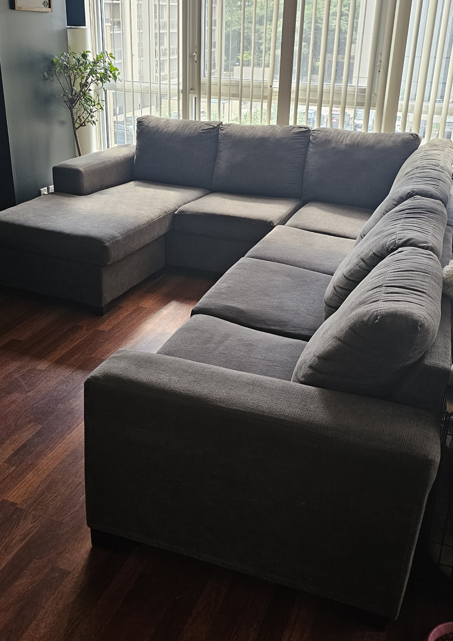Leon's Sectional Sofa - Grey