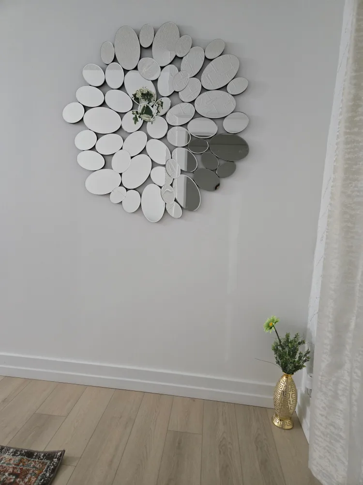 Wall Mirror with Pebble Design image indicator(2)