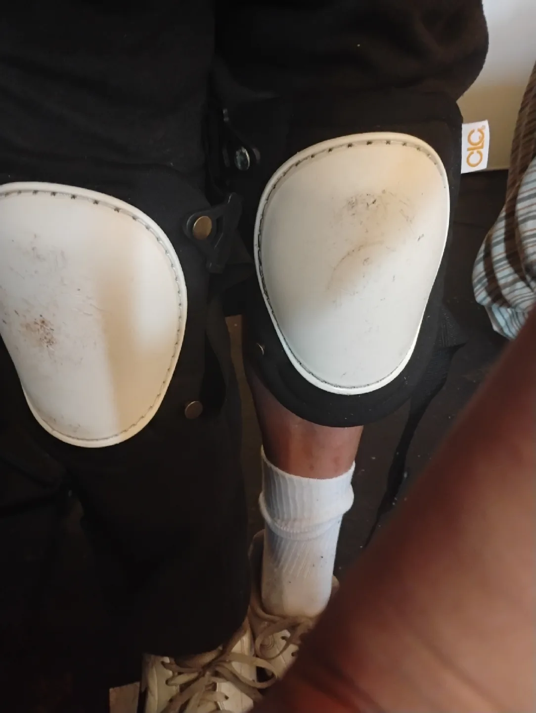 knee pads image indicator(5)