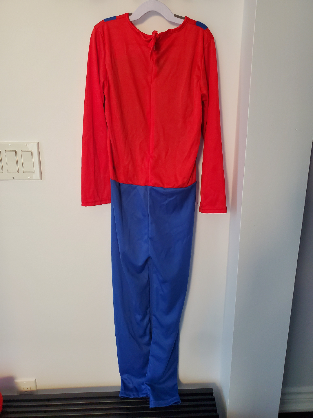 Mario Costume - Includes hat and gloves! (Age 9-11) - photo 3