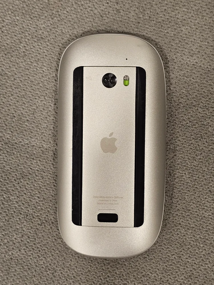 2 Apple Magic Mouse Ist Generation image indicator(2)