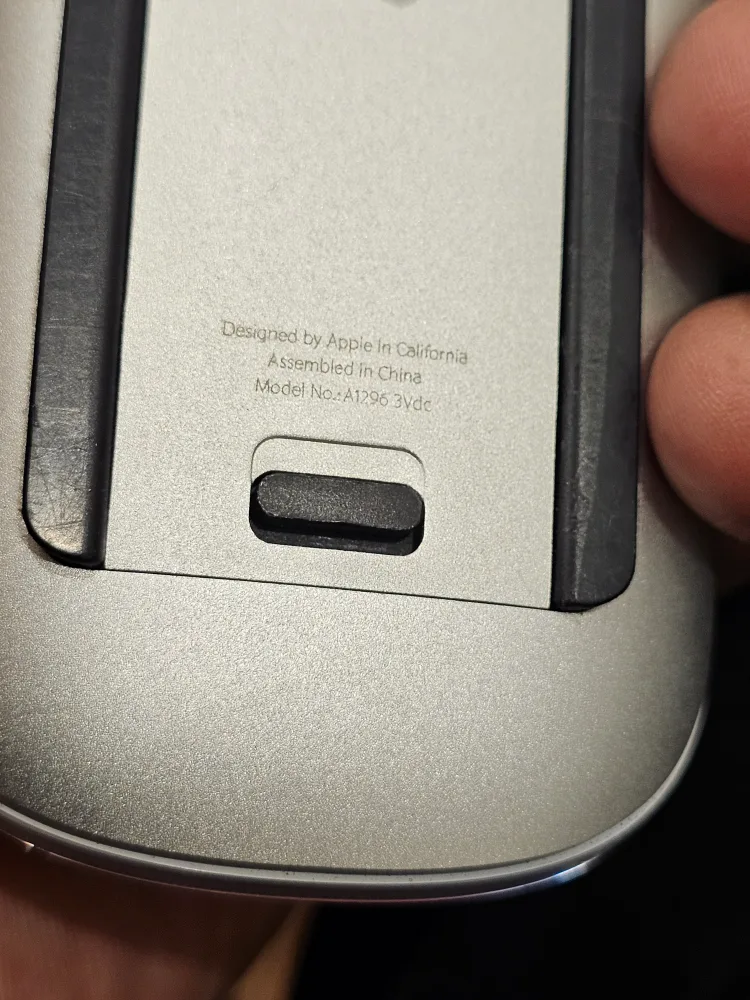 2 Apple Magic Mouse Ist Generation image indicator(4)