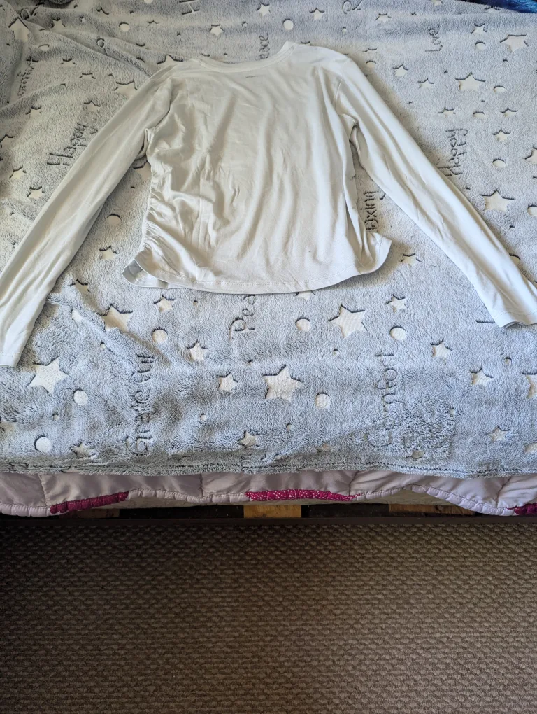 White Long Sleeve Top MEDIUM CASH ONLY AS IS image indicator(2)