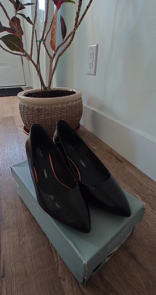 Rockport Total Motion Luxe Black Heels Size 9.5 US image indicator(2)