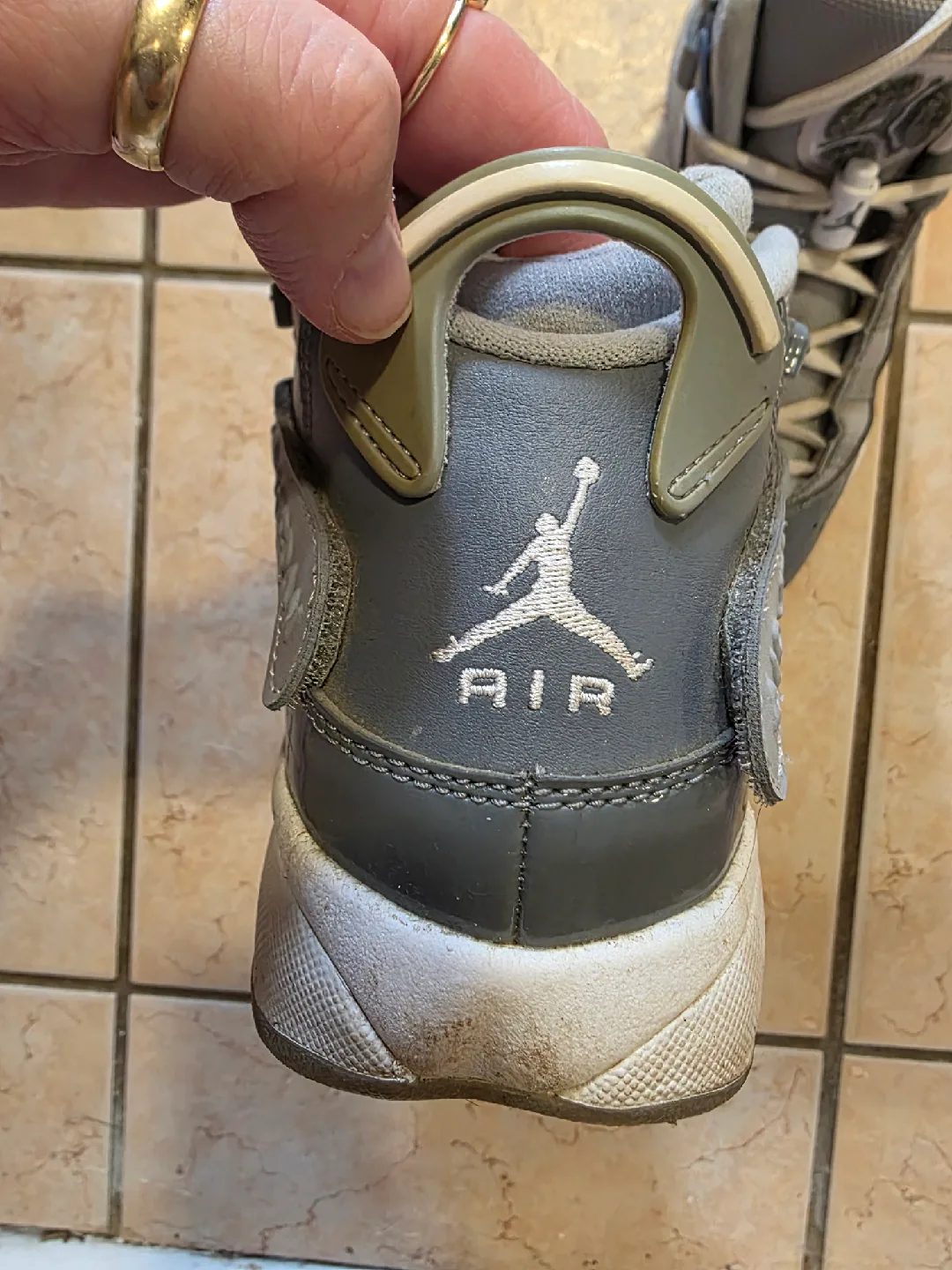 Kids air Jordans image indicator(3)