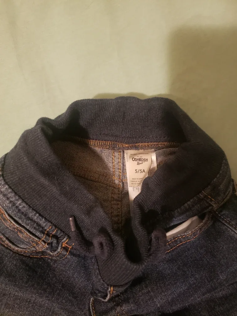 OshKosh B'gosh Denim Shorts - Size 5/5A image indicator(3)