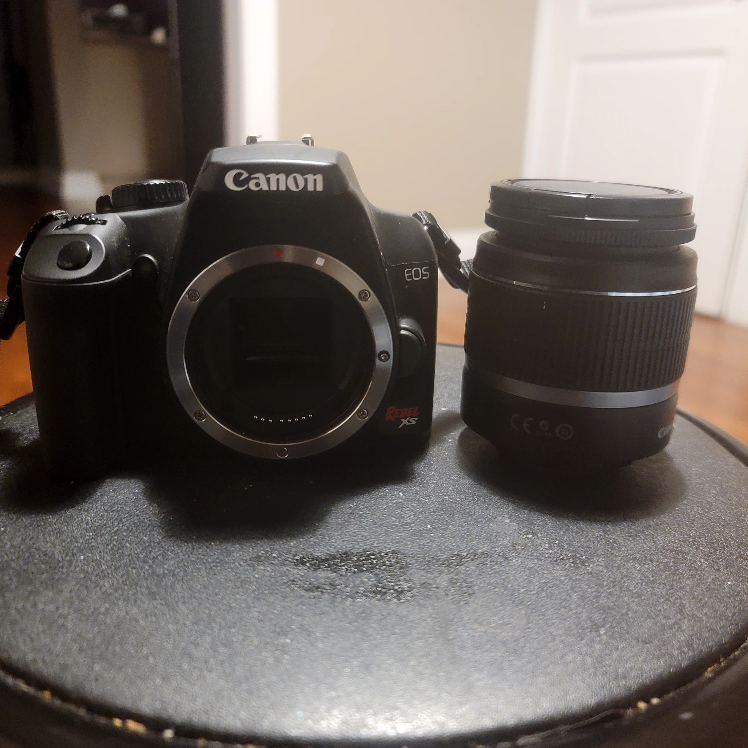 Canon EOS Rebel XS with 18-55mm Lens - photo 2