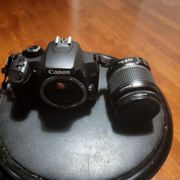 Canon EOS Rebel XS with 18-55mm Lens - photo 3